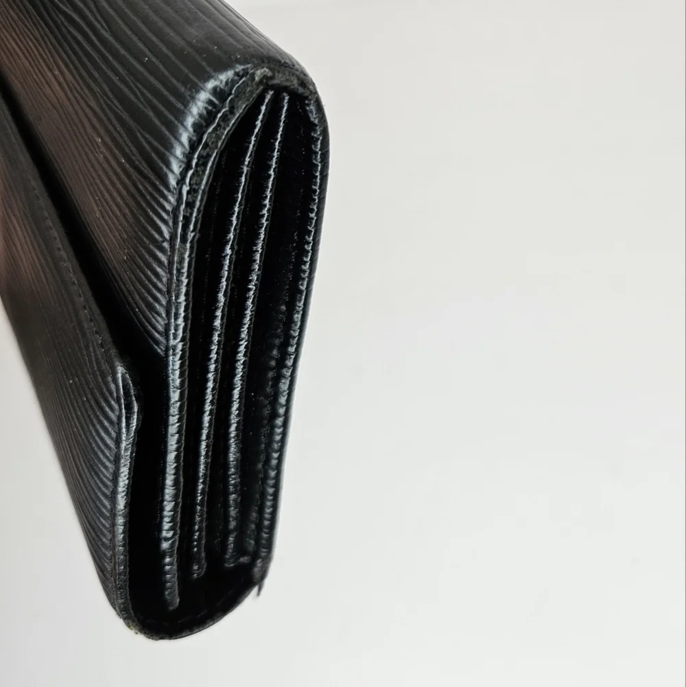 LOUIS VUITTON Epi Portefeuille Sarah Long Black Wallet